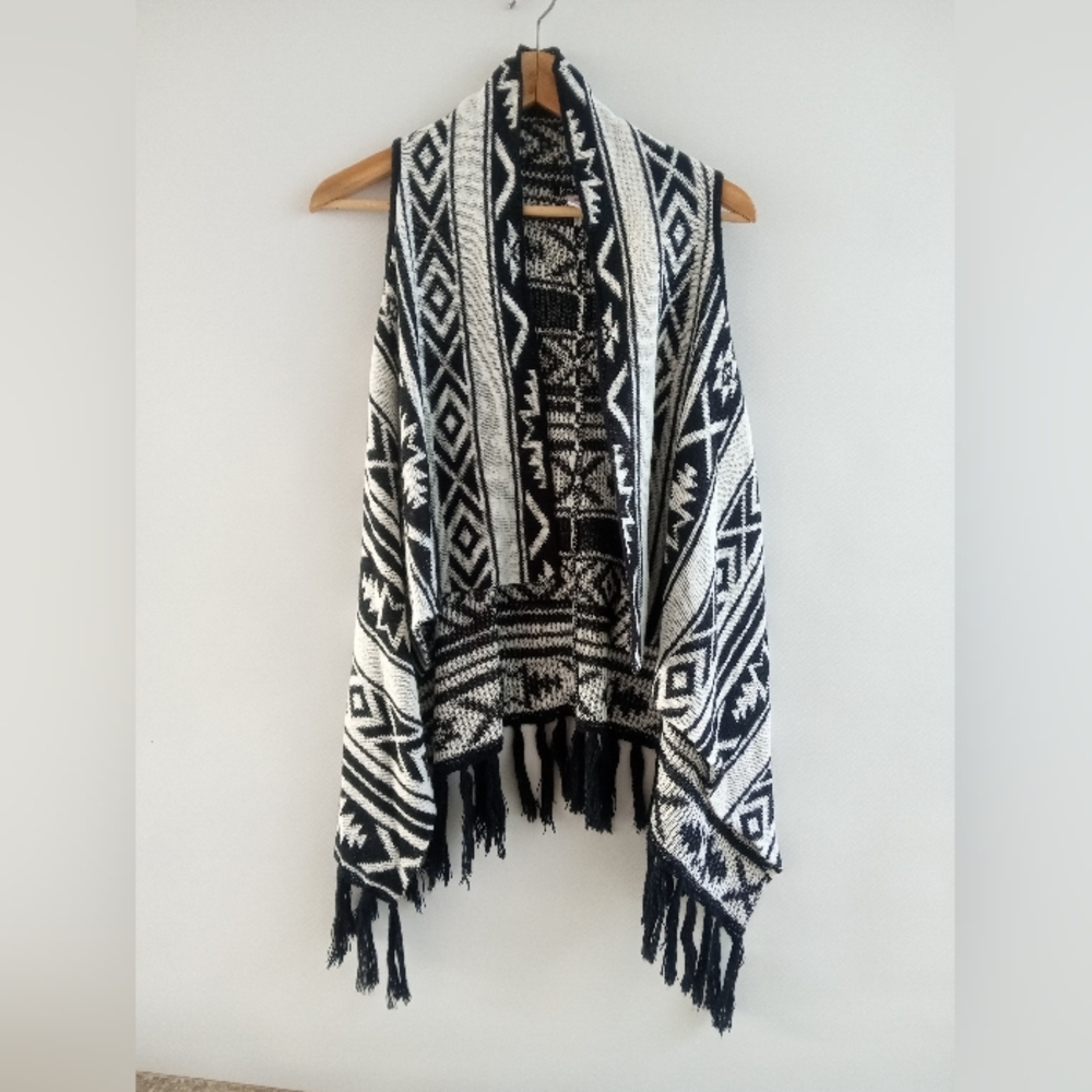 Kenzie Black White Tribal Knit Fringe Cardigan Vest Size Juniors 5/6